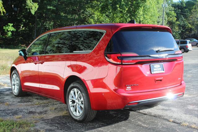 new 2025 Chrysler Pacifica car, priced at $45,792