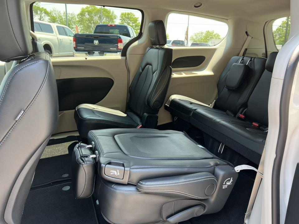 used 2024 Chrysler Pacifica car, priced at $40,290