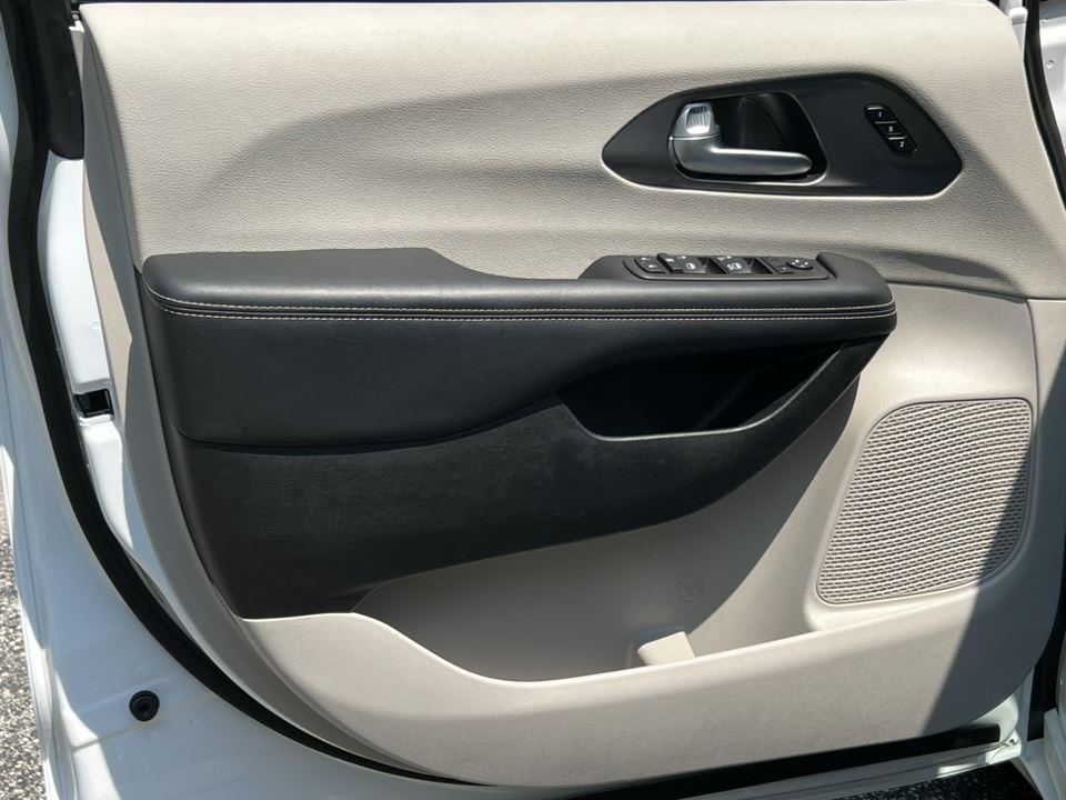 used 2024 Chrysler Pacifica car, priced at $40,290