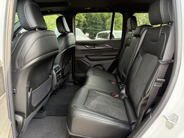 new 2025 Jeep Grand Cherokee car, priced at $42,146
