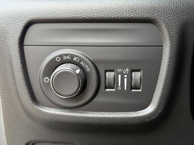 new 2025 Jeep Grand Cherokee car, priced at $42,146