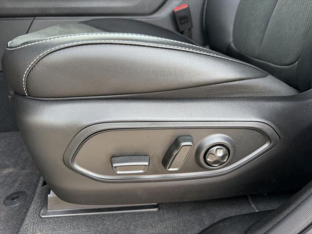 new 2025 Jeep Grand Cherokee car, priced at $42,146