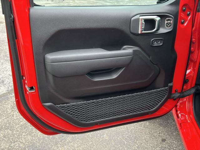 new 2025 Jeep Wrangler car, priced at $54,244