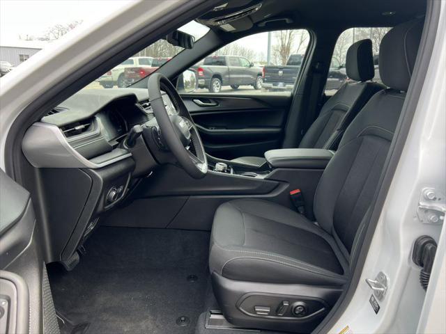 new 2025 Jeep Grand Cherokee L car, priced at $40,331