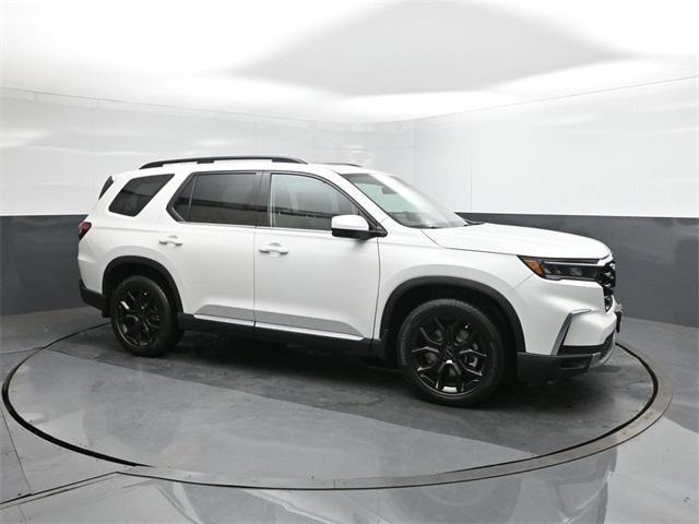 new 2025 Honda Pilot car, priced at $53,450