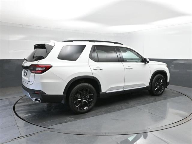 new 2025 Honda Pilot car, priced at $53,450