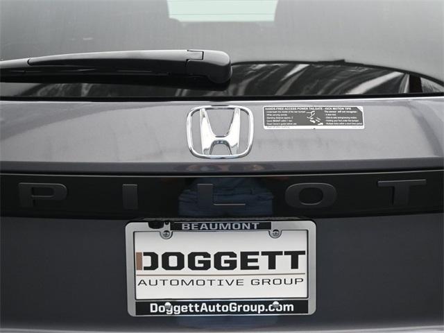 new 2025 Honda Pilot car, priced at $48,995