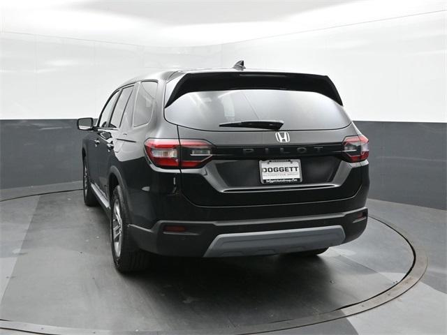 new 2025 Honda Pilot car, priced at $44,995