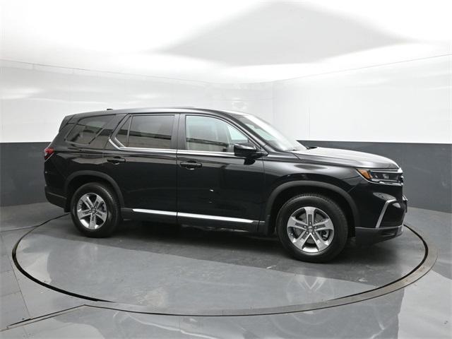 new 2025 Honda Pilot car, priced at $44,995