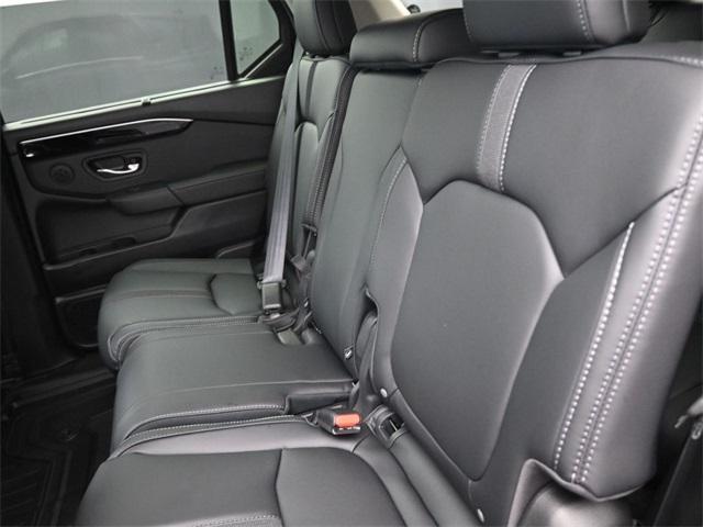 new 2025 Honda Pilot car, priced at $44,995