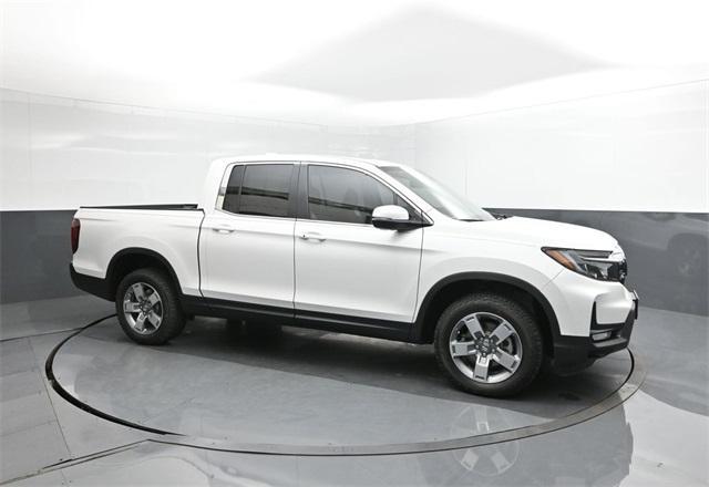 new 2025 Honda Ridgeline car, priced at $43,385