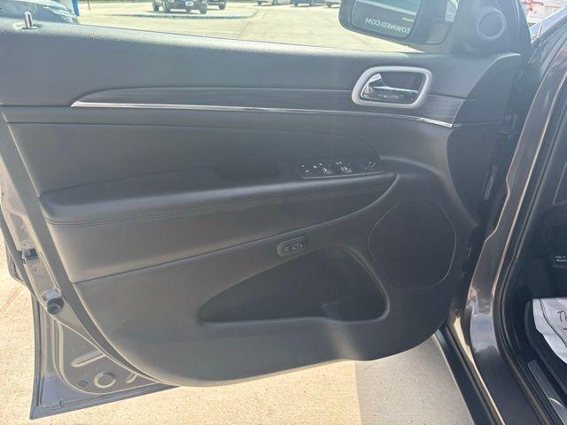 used 2021 Jeep Grand Cherokee car, priced at $18,495