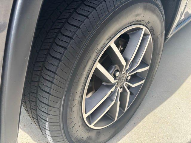 used 2021 Jeep Grand Cherokee car, priced at $18,495