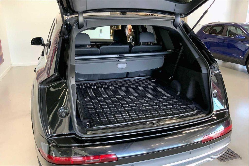 used 2022 Audi Q7 car, priced at $37,490