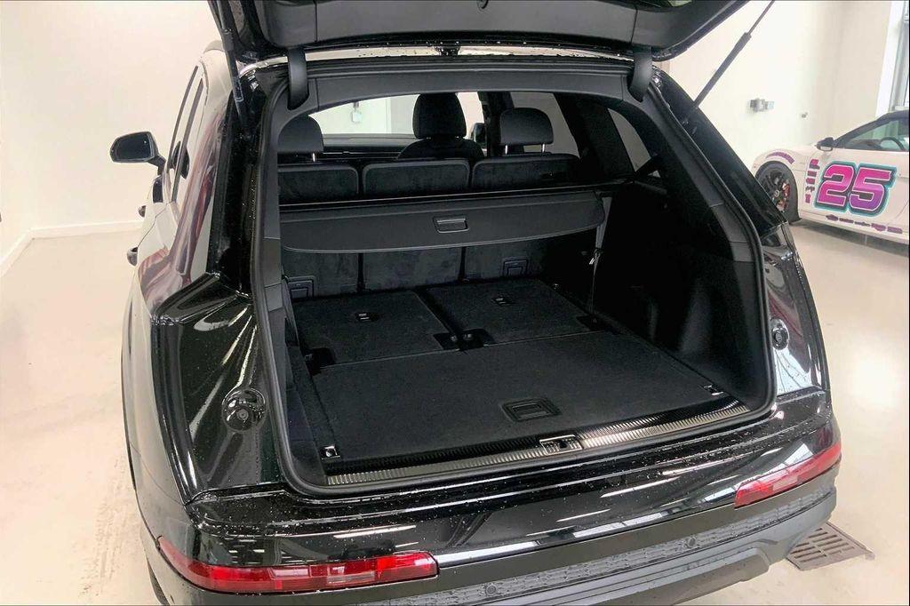 new 2026 Audi Q7 car, priced at $78,410
