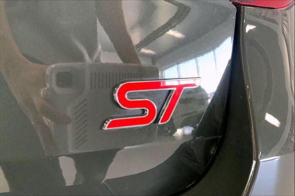 used 2022 Ford Explorer car, priced at $37,980