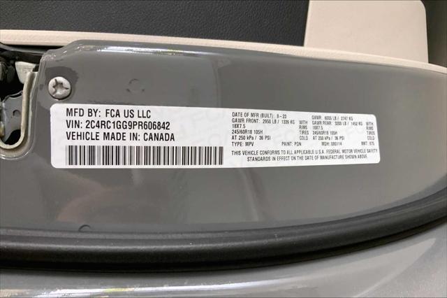 used 2023 Chrysler Pacifica car, priced at $30,995