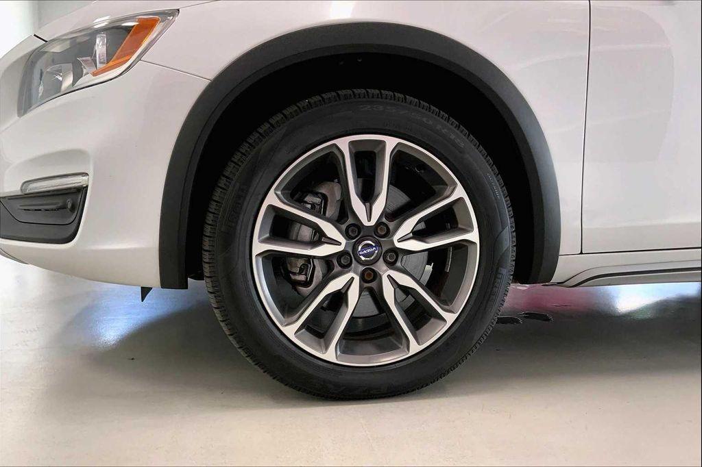 used 2018 Volvo V60 Cross Country car, priced at $15,250