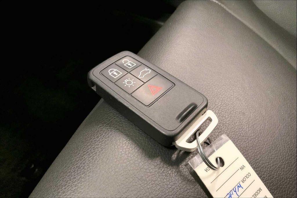 used 2018 Volvo V60 Cross Country car, priced at $15,250