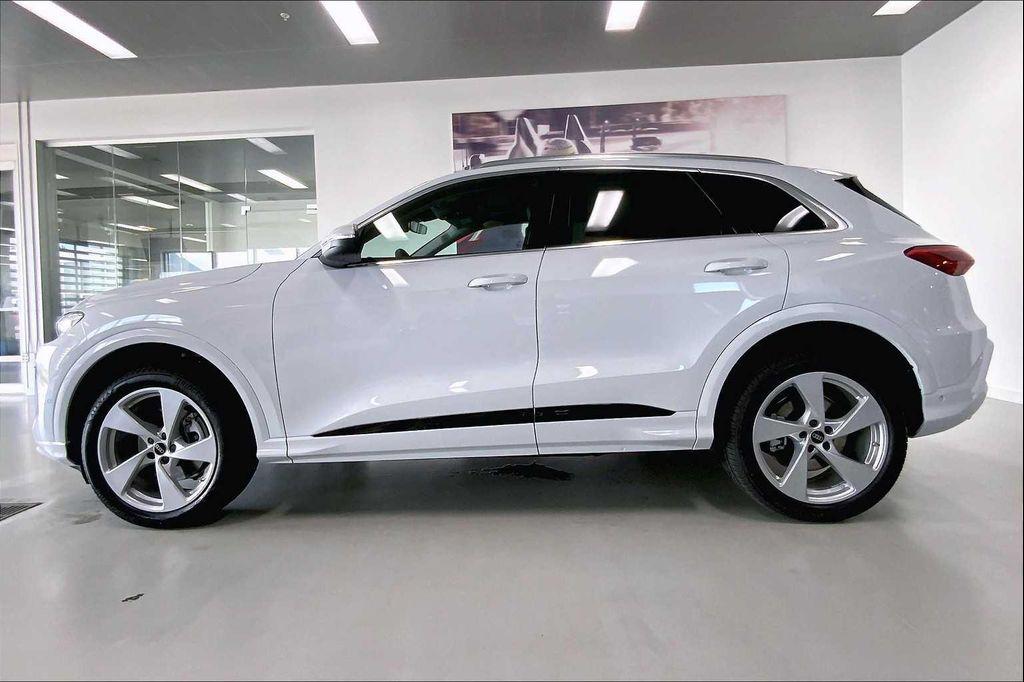 new 2025 Audi Q5 car, priced at $60,092
