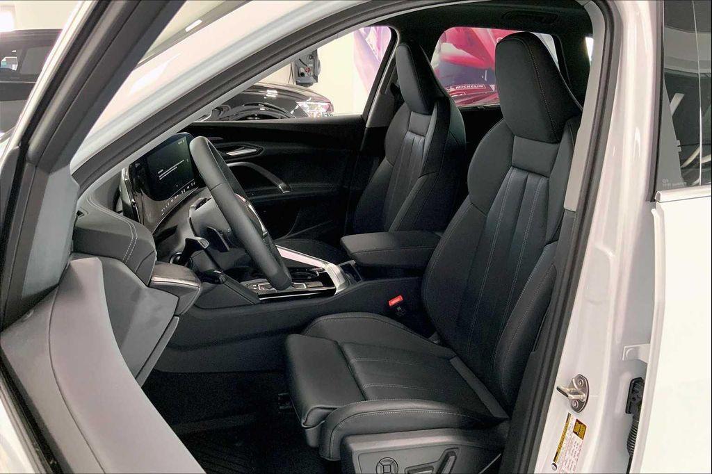 new 2025 Audi Q5 car, priced at $60,092