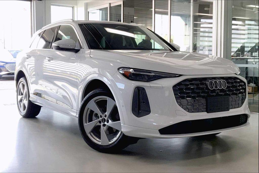 new 2025 Audi Q5 car, priced at $60,092