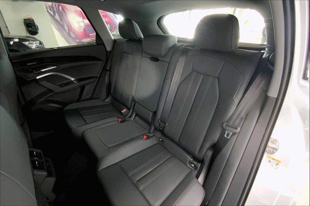 new 2025 Audi Q5 car, priced at $60,092