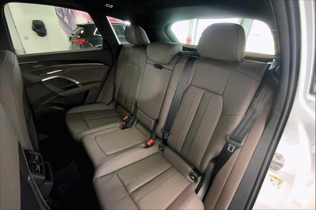 new 2025 Audi Q5 car, priced at $60,092