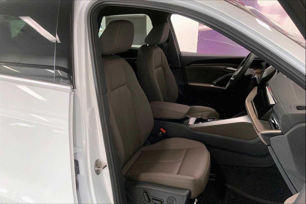 new 2025 Audi Q5 car, priced at $60,092