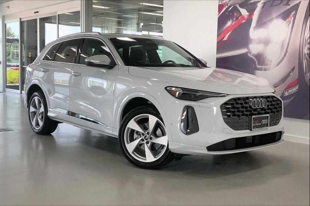 new 2025 Audi Q5 car, priced at $60,092
