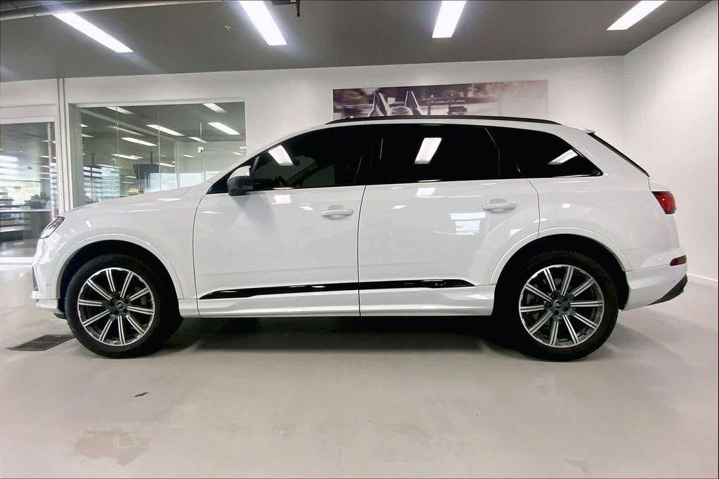 used 2024 Audi Q7 car, priced at $44,990