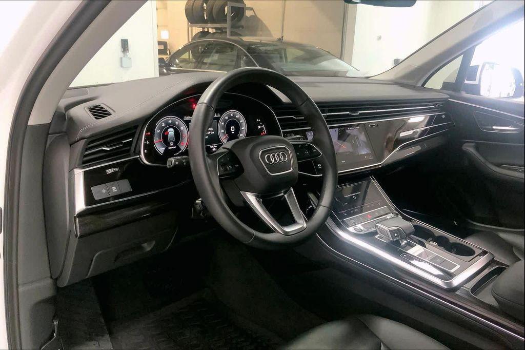 used 2024 Audi Q7 car, priced at $44,990