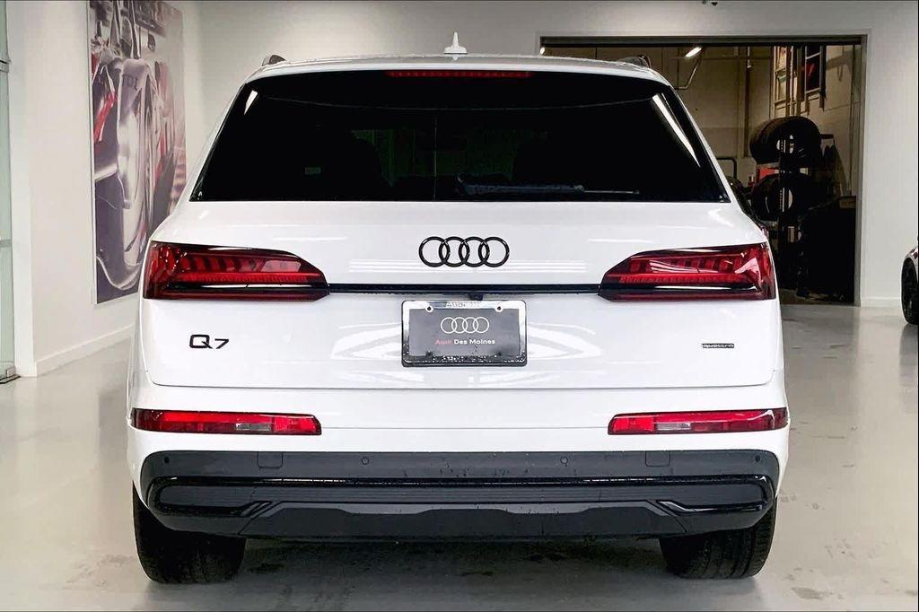 used 2024 Audi Q7 car, priced at $44,990