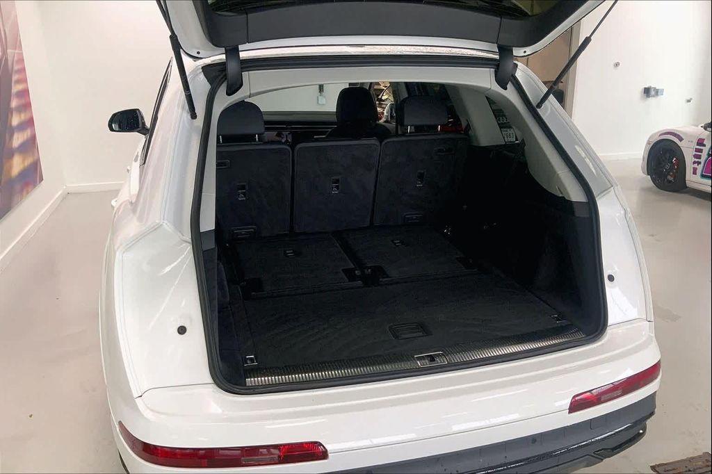 used 2024 Audi Q7 car, priced at $44,990