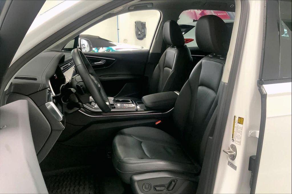 used 2024 Audi Q7 car, priced at $44,990