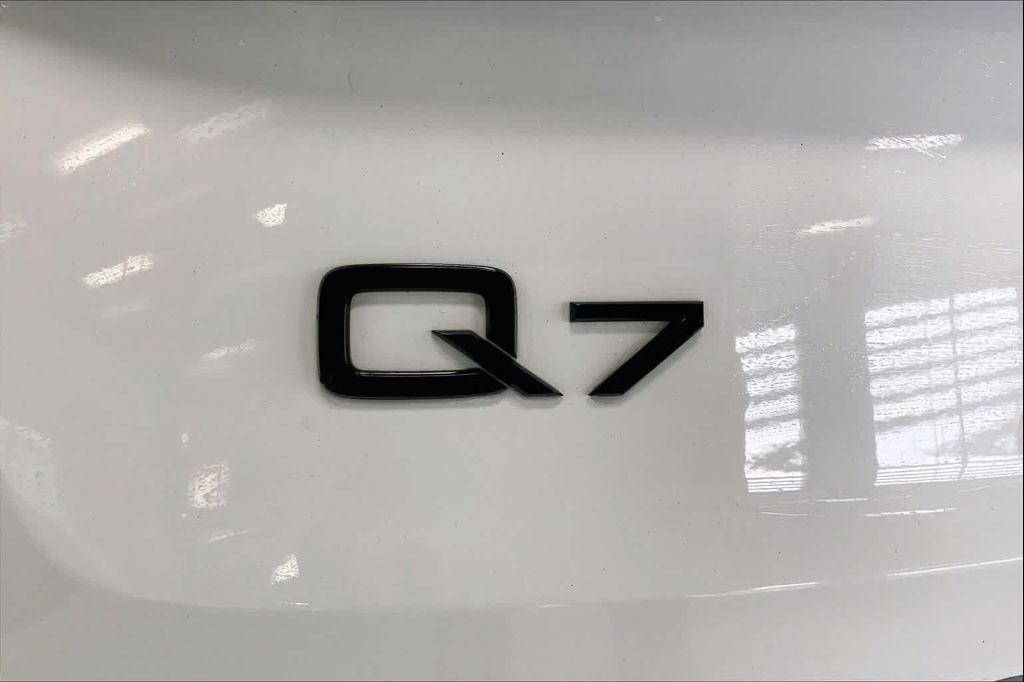 used 2024 Audi Q7 car, priced at $44,990