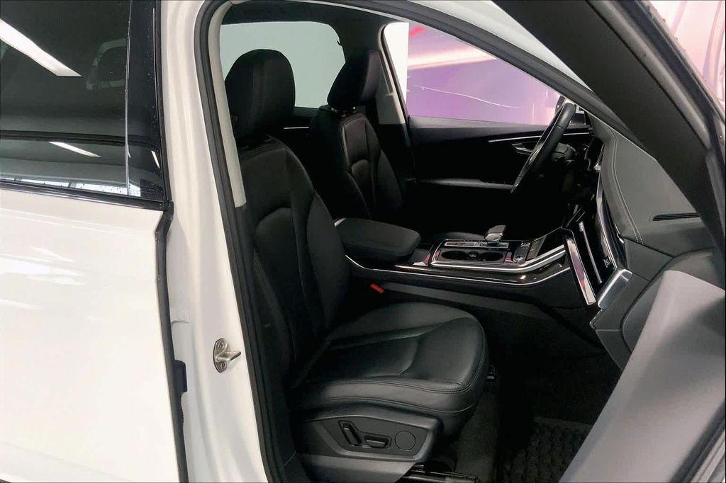 used 2024 Audi Q7 car, priced at $44,990