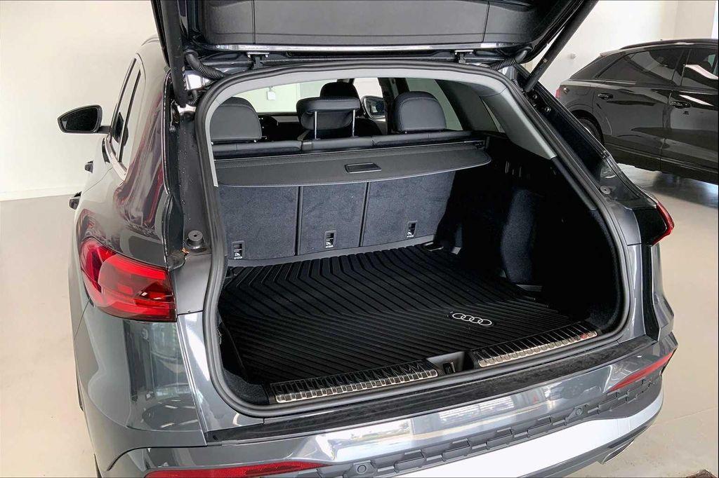 new 2025 Audi Q5 car, priced at $60,092