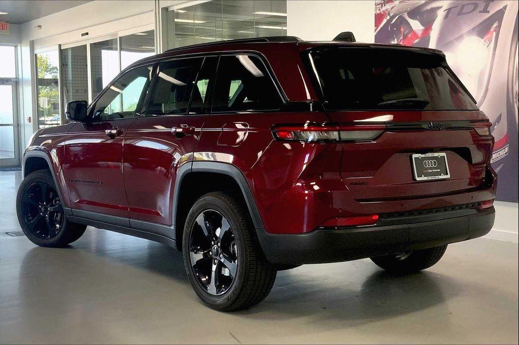 used 2023 Jeep Grand Cherokee car, priced at $33,570