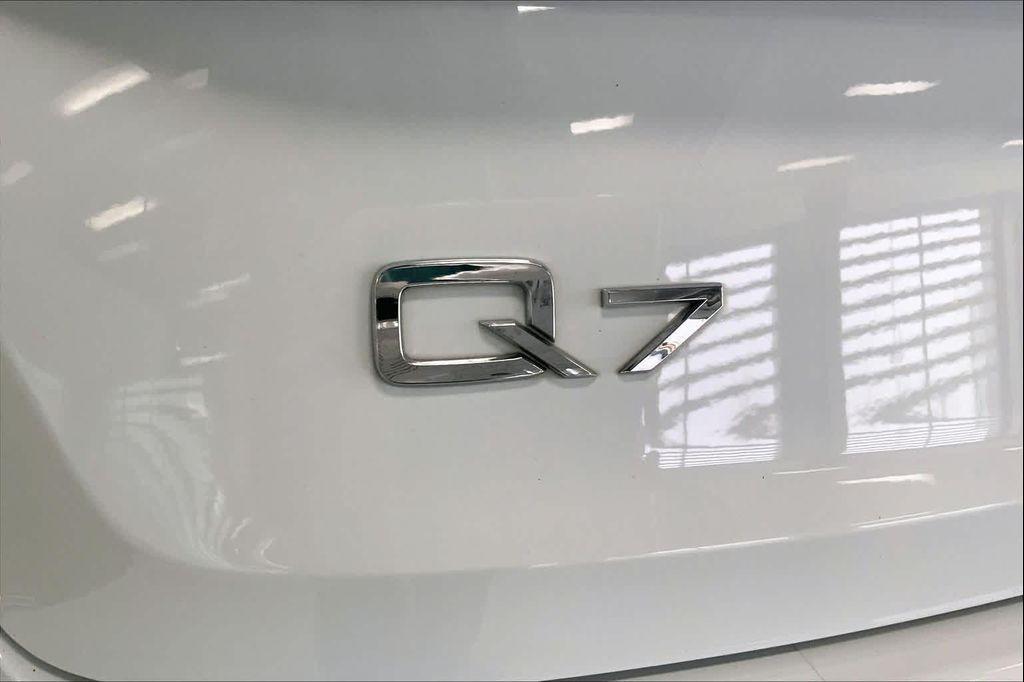 used 2022 Audi Q7 car, priced at $37,995