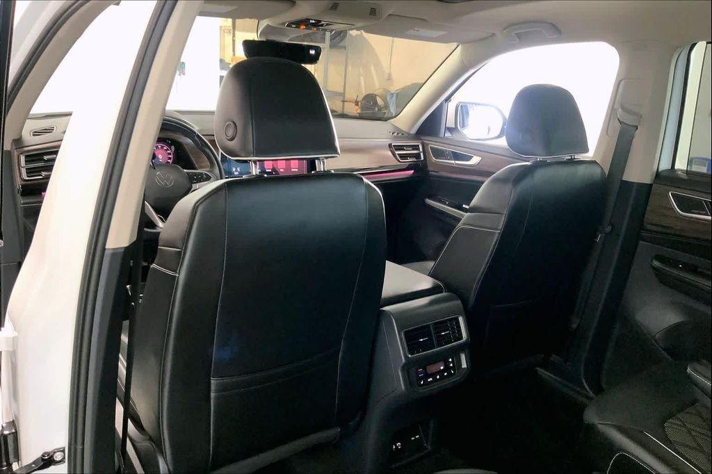 used 2024 Volkswagen Atlas car, priced at $38,480