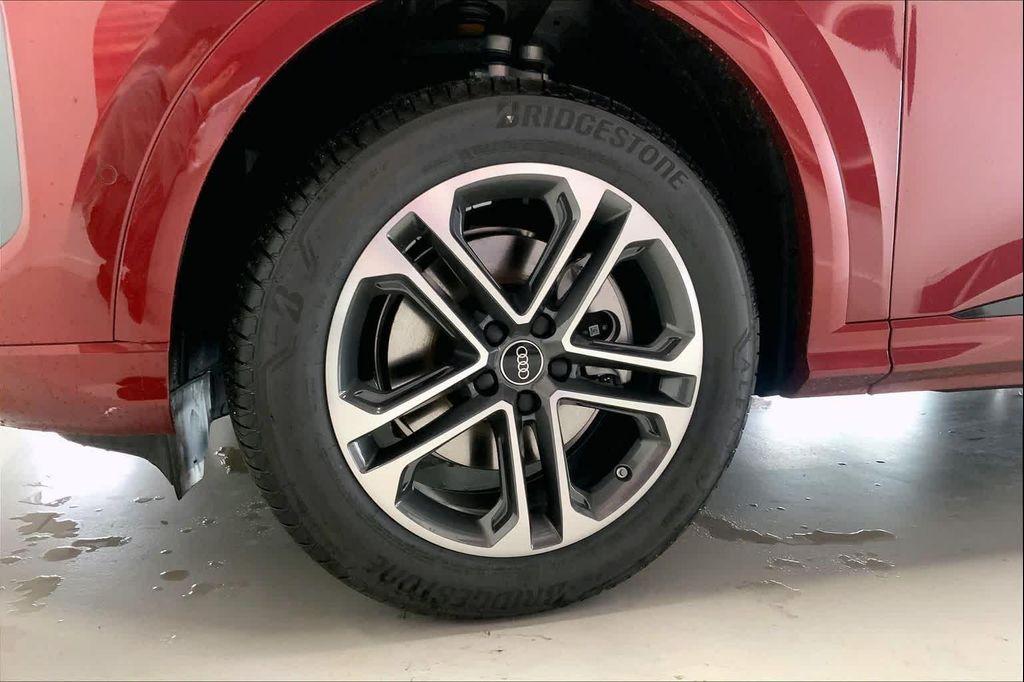 new 2025 Audi Q5 car, priced at $58,685