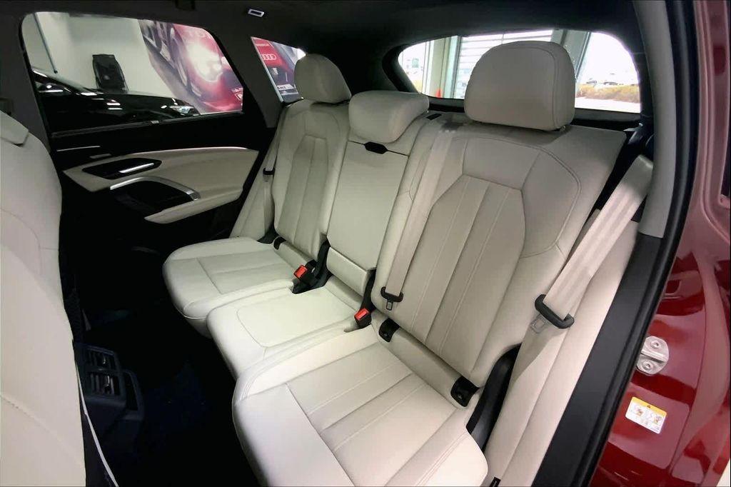 new 2025 Audi Q5 car, priced at $58,685