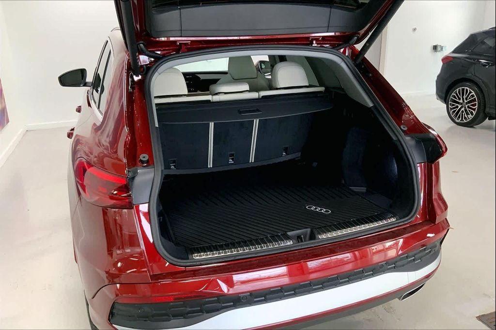 new 2025 Audi Q5 car, priced at $58,685