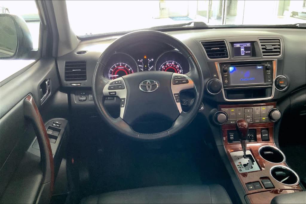 used 2013 Toyota Highlander car, priced at $14,490