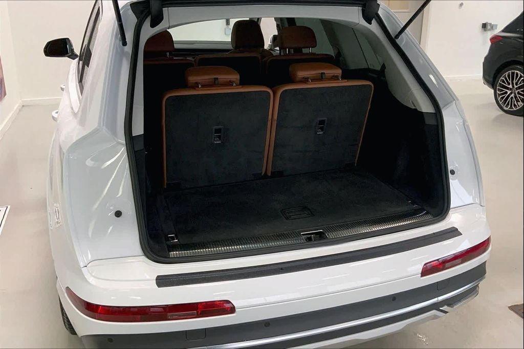 used 2022 Audi Q7 car, priced at $32,450