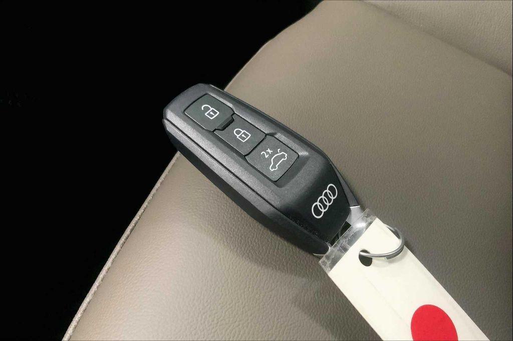 new 2025 Audi Q5 car, priced at $60,092