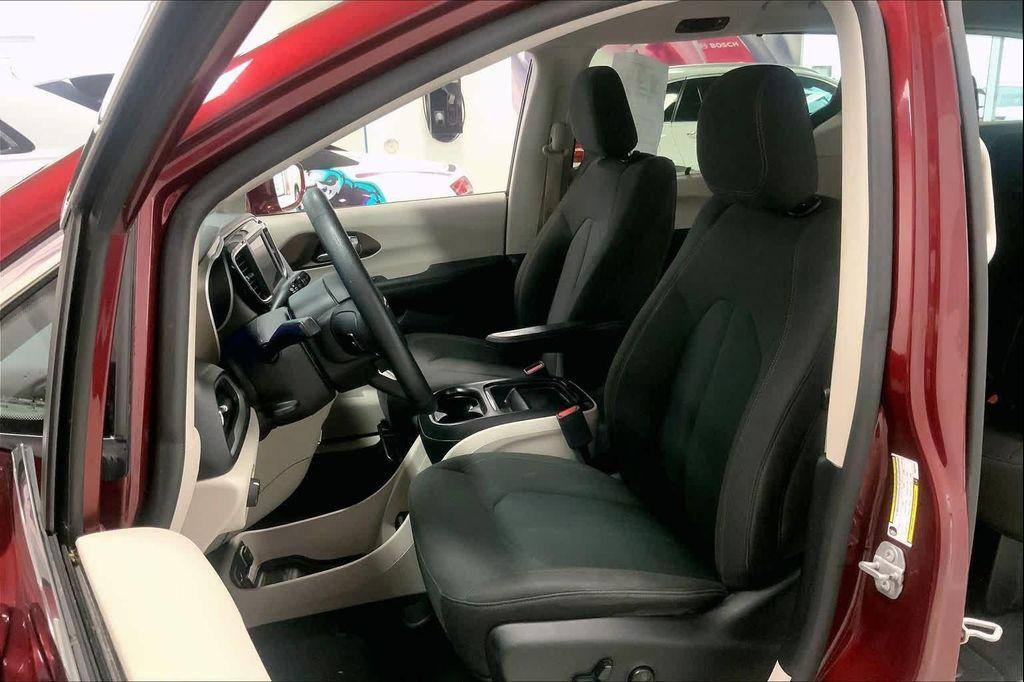 used 2019 Chrysler Pacifica car, priced at $18,290
