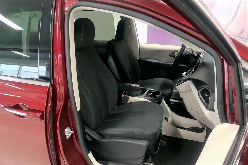 used 2019 Chrysler Pacifica car, priced at $18,290