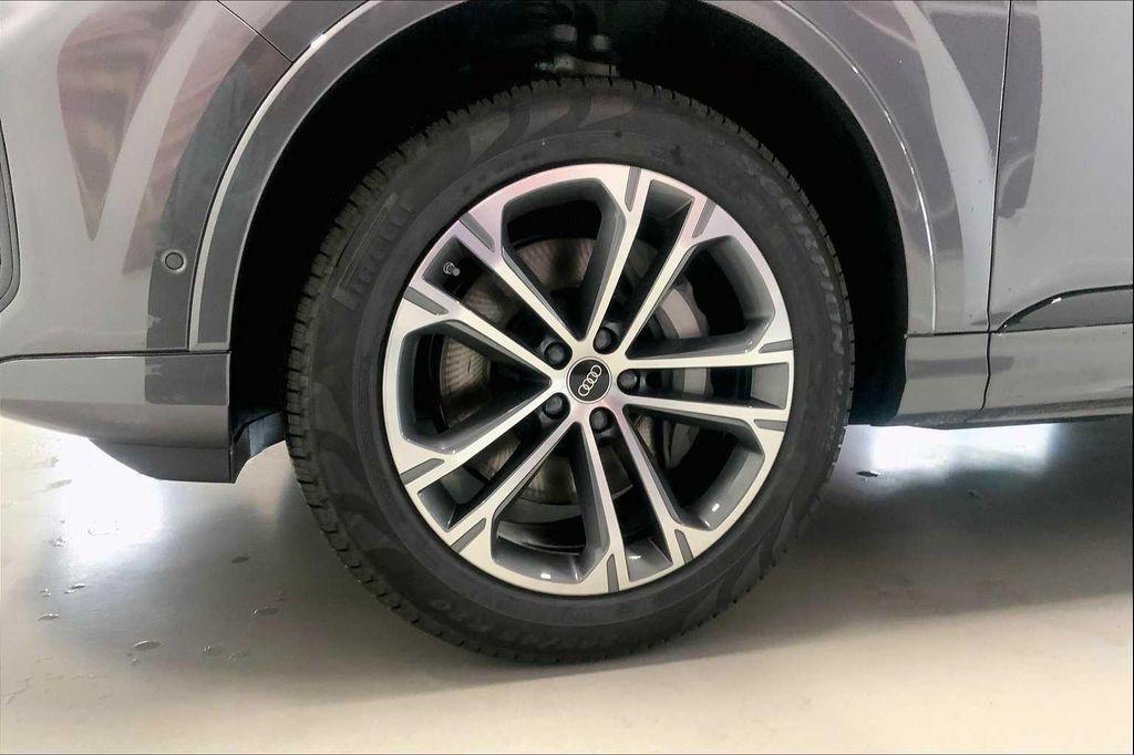 new 2026 Audi Q7 car, priced at $68,140